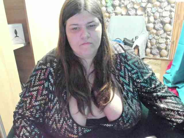 Ionysexylips69 webcam