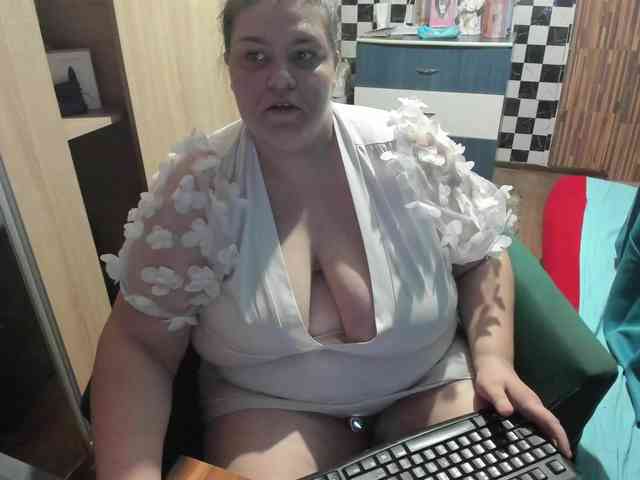 Ionysexylips69 webcam