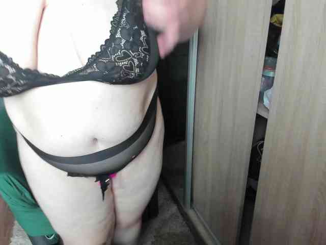 Ionysexylips69 webcam