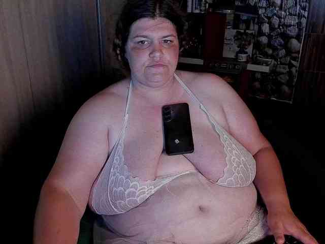 Ionysexylips69 webcam