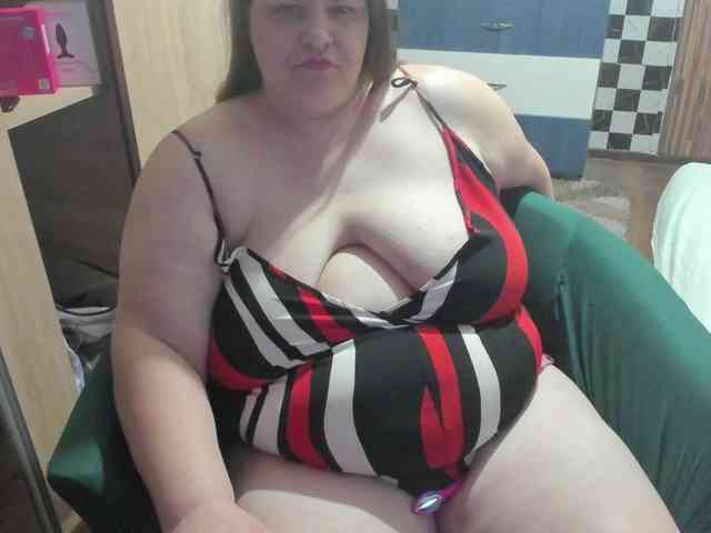 Ionysexylips69 webcam