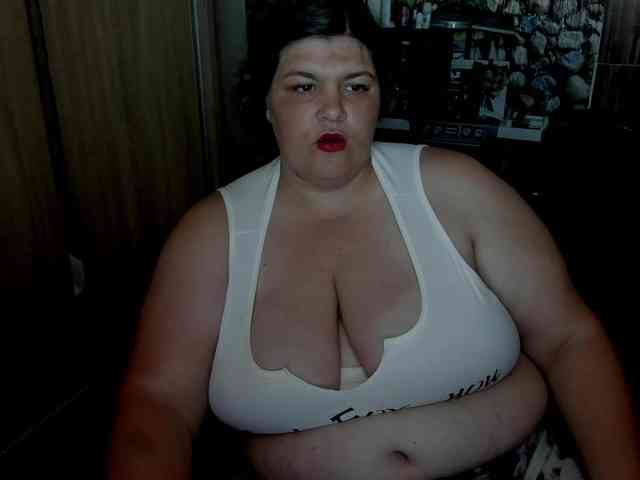 Ionysexylips69 webcam