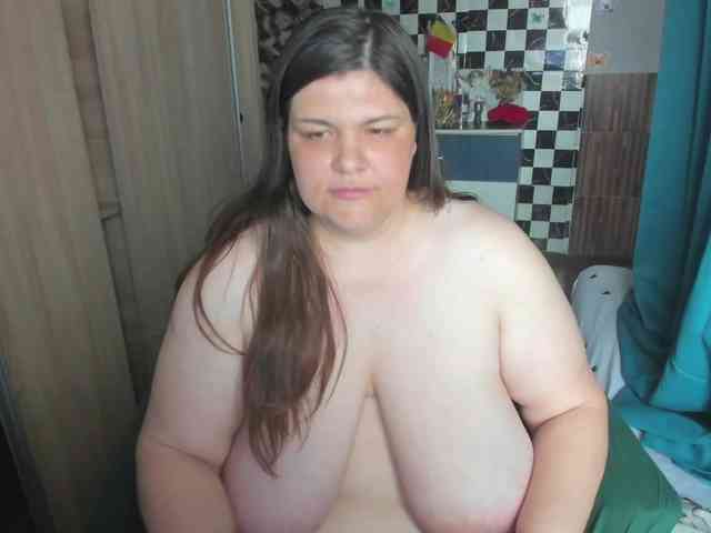 Ionysexylips69 webcam