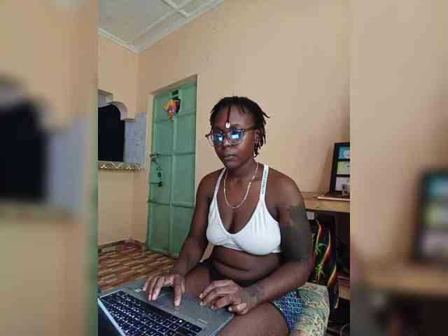 GoddessKittyMystique webcam