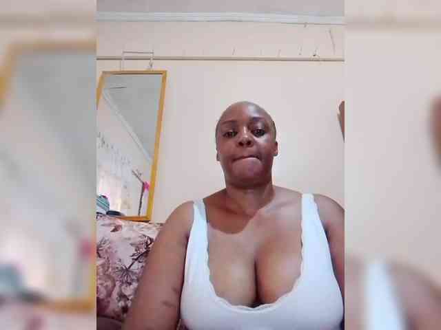 Dreamgirl2 webcam