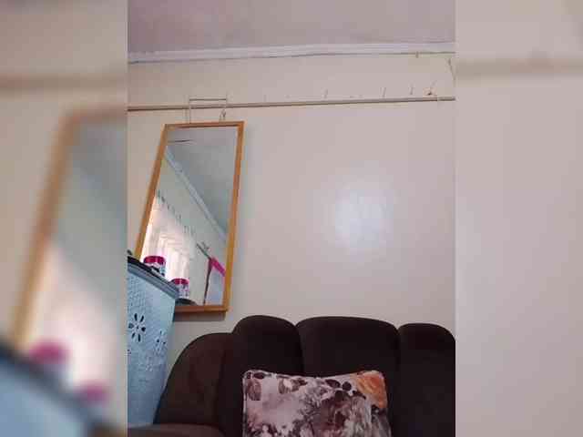 Dreamgirl2 webcam
