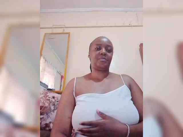 Dreamgirl2 webcam