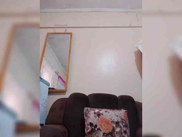 Dreamgirl2 webcam