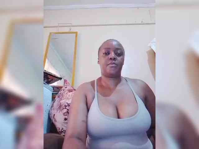 Dreamgirl2 webcam