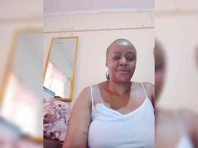 Dreamgirl2 webcam