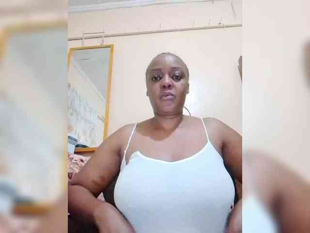 Dreamgirl2 webcam