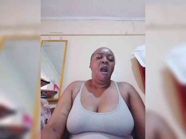 Dreamgirl2 webcam
