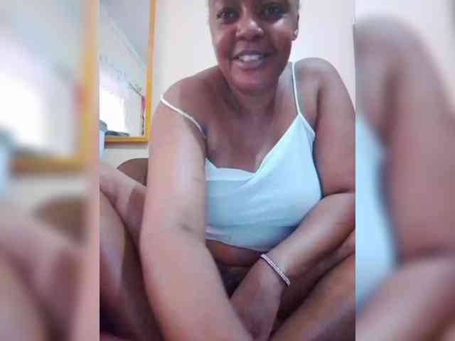 Dreamgirl2 webcam