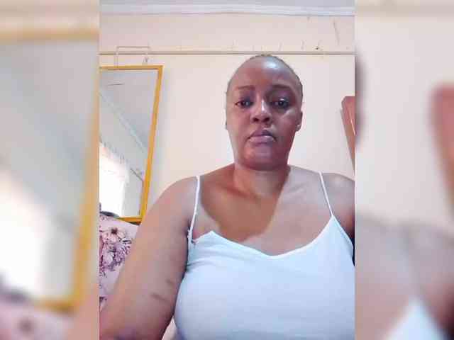Dreamgirl2 webcam