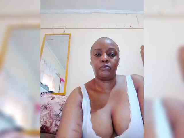 Dreamgirl2 webcam
