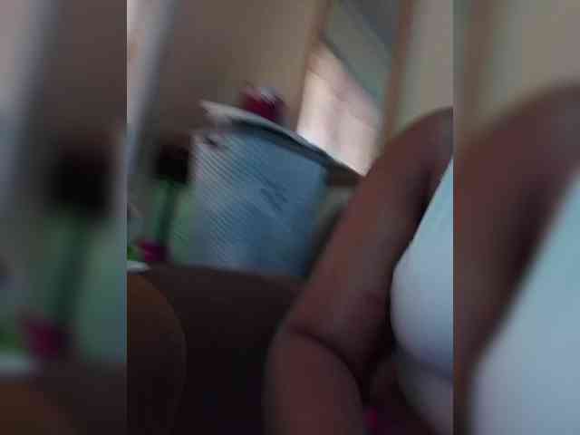 Dreamgirl2 webcam