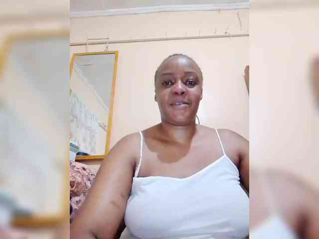 Dreamgirl2 webcam