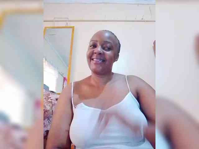 Dreamgirl2 webcam