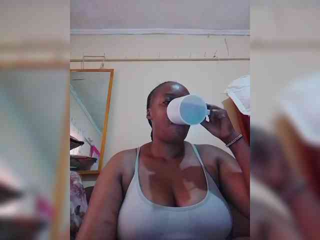 Dreamgirl2 webcam