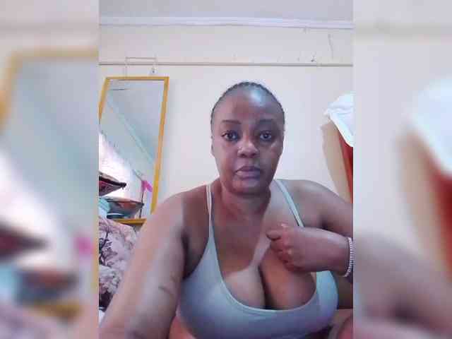 Dreamgirl2 webcam
