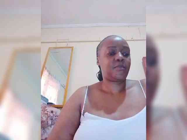 Dreamgirl2 webcam