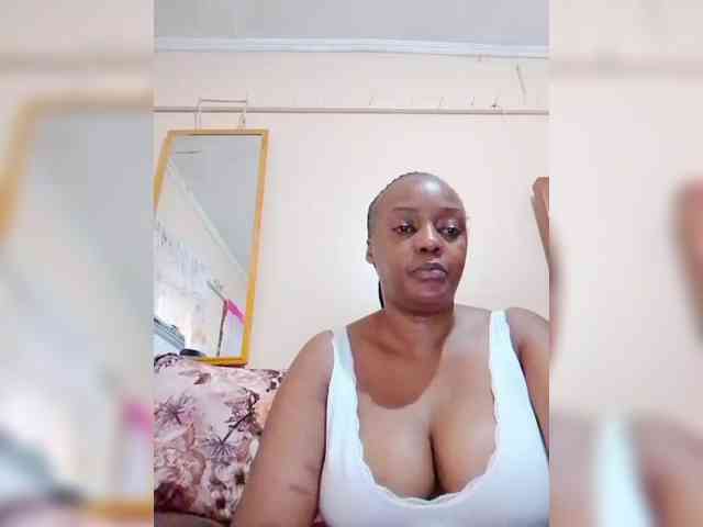 Dreamgirl2 webcam