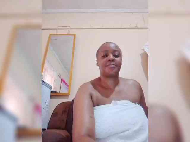 Dreamgirl2 webcam