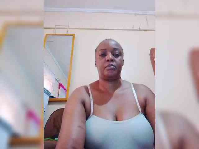 Dreamgirl2 webcam