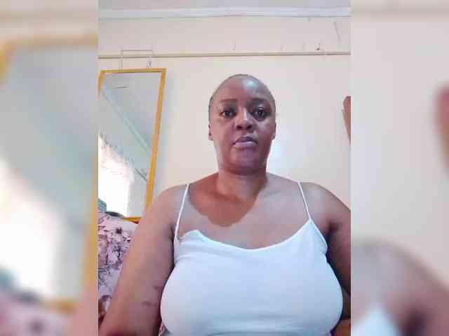 Dreamgirl2 webcam