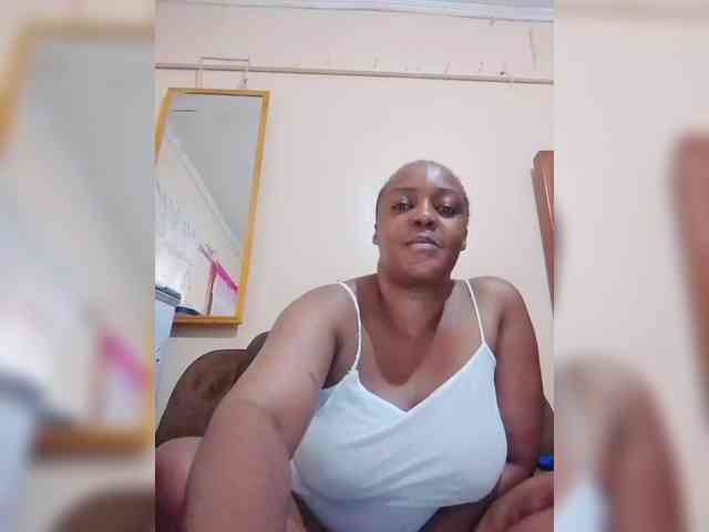 Dreamgirl2 webcam