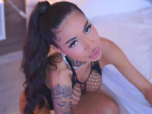 KiaraMoreno webcam