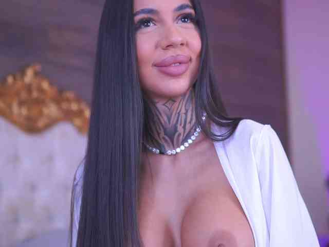 KiaraMoreno webcam