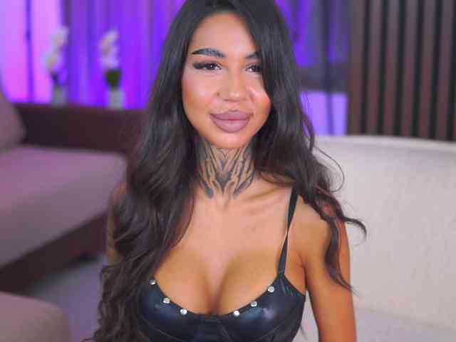 KiaraMoreno webcam