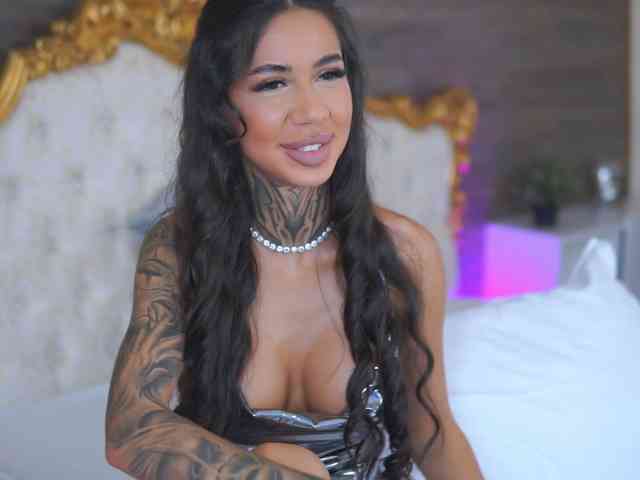 KiaraMoreno webcam