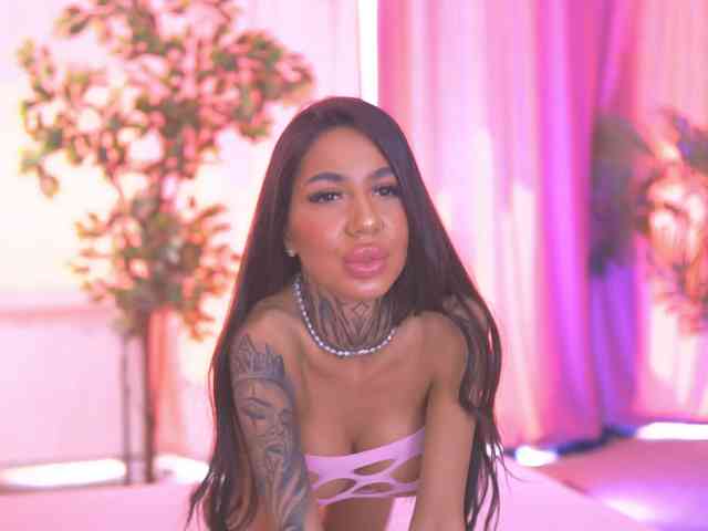 KiaraMoreno webcam