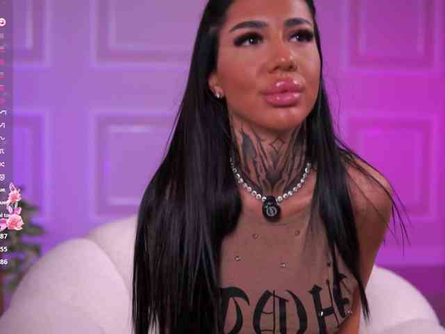 KiaraMoreno webcam