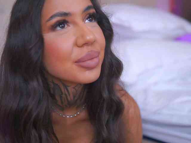 KiaraMoreno webcam
