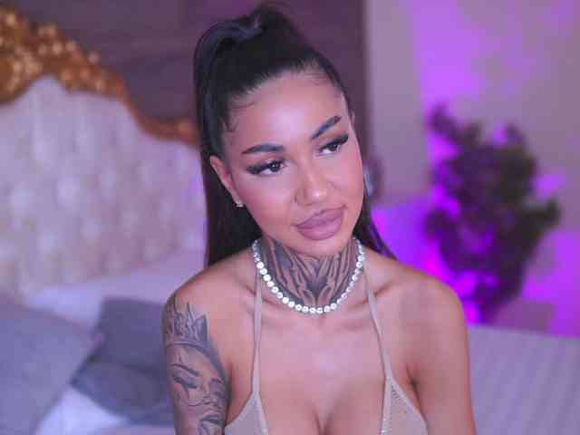 cam live KiaraMoreno