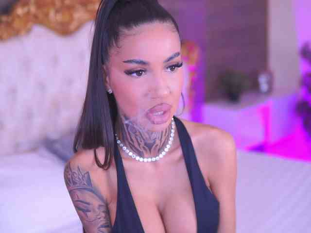 sex web cam KiaraMoreno