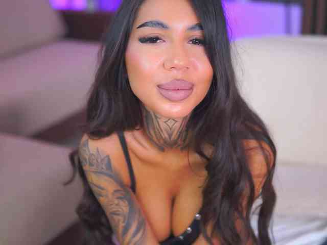 KiaraMoreno webcam