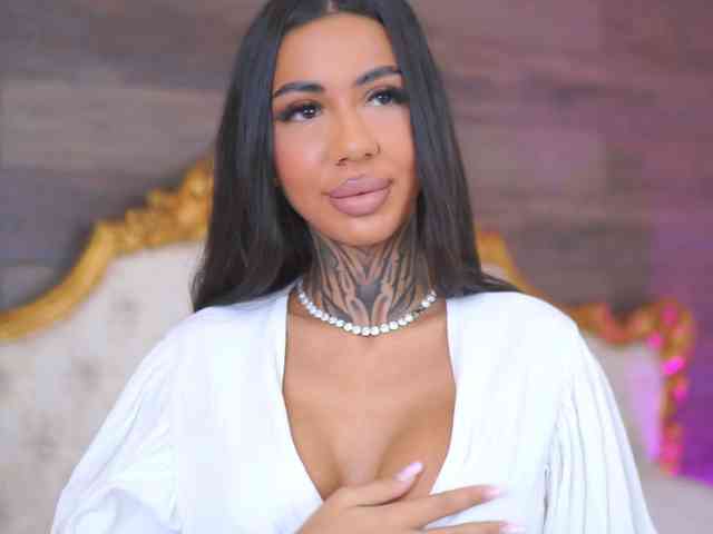 free webcam porn KiaraMoreno