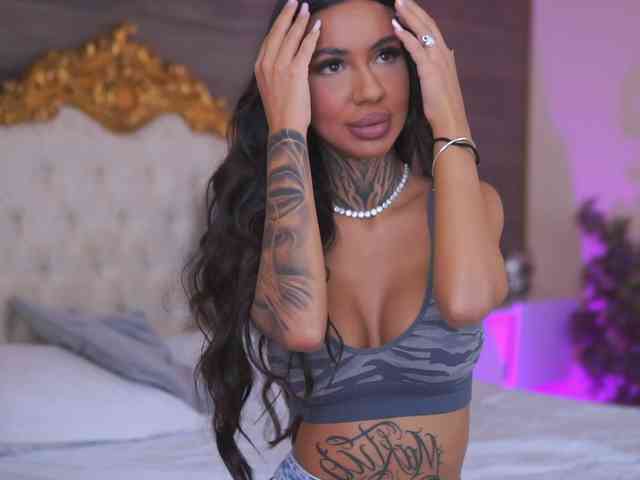 KiaraMoreno webcam