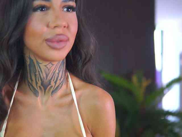 KiaraMoreno webcam