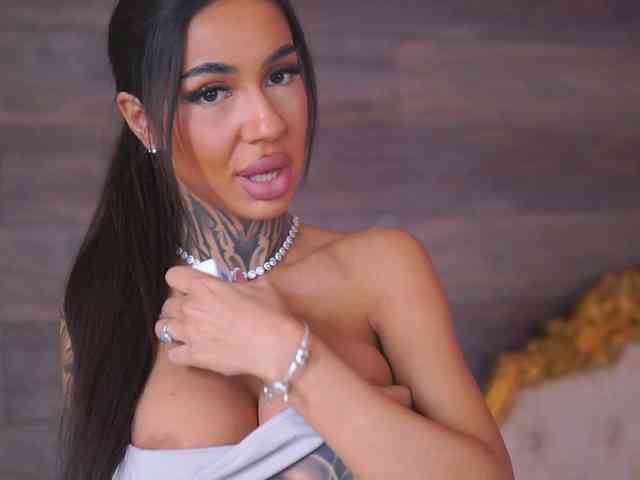free camsex KiaraMoreno