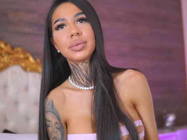 chat room online KiaraMoreno