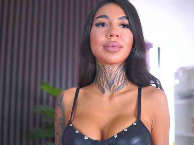 KiaraMoreno webcam