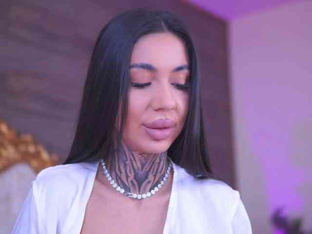 KiaraMoreno webcam