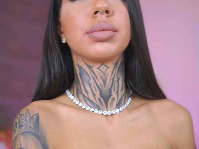 KiaraMoreno webcam