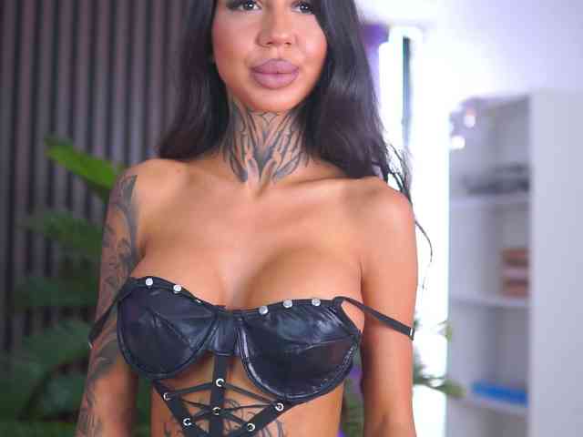 KiaraMoreno webcam
