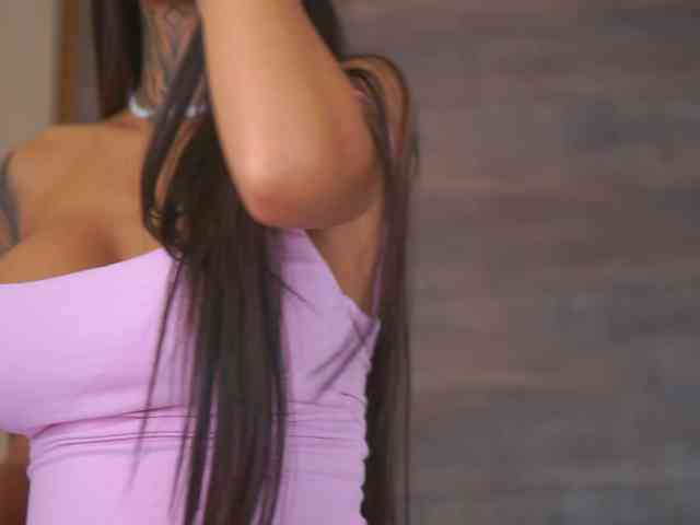 KiaraMoreno webcam